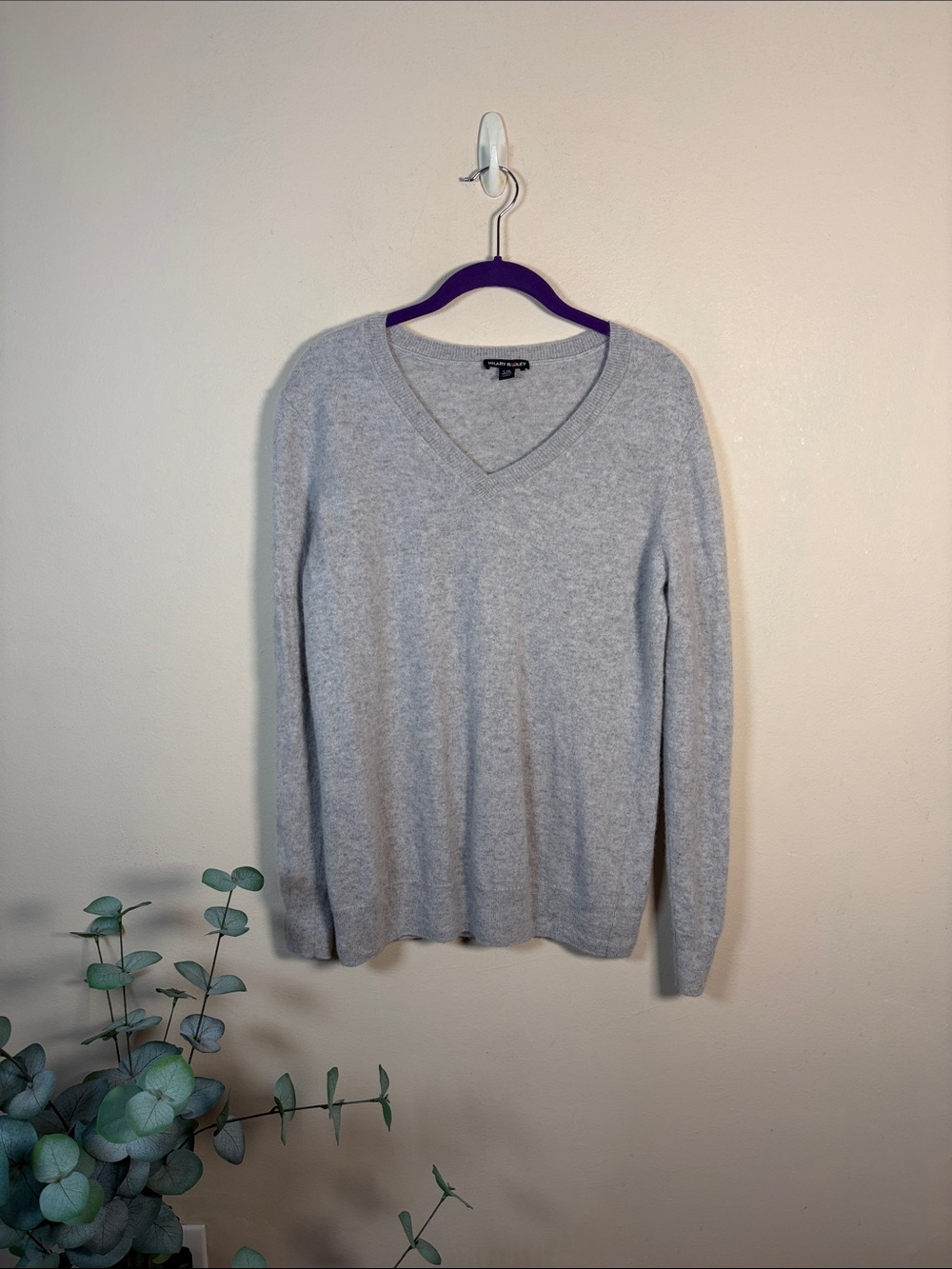 Hilary Radley 100% Cashmere Gray V-Neck Sweater Women’s Large Soft Knit Pullover